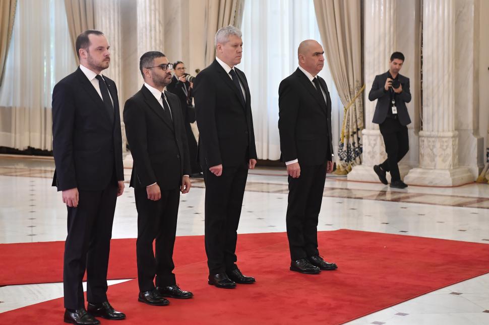 Imagini de la catafalcul lui Ion Iliescu. După 21 de ani, fostul președinte s-a întors la Cotroceni 996499