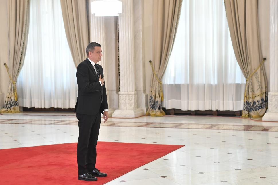 Imagini de la catafalcul lui Ion Iliescu. După 21 de ani, fostul președinte s-a întors la Cotroceni 996500