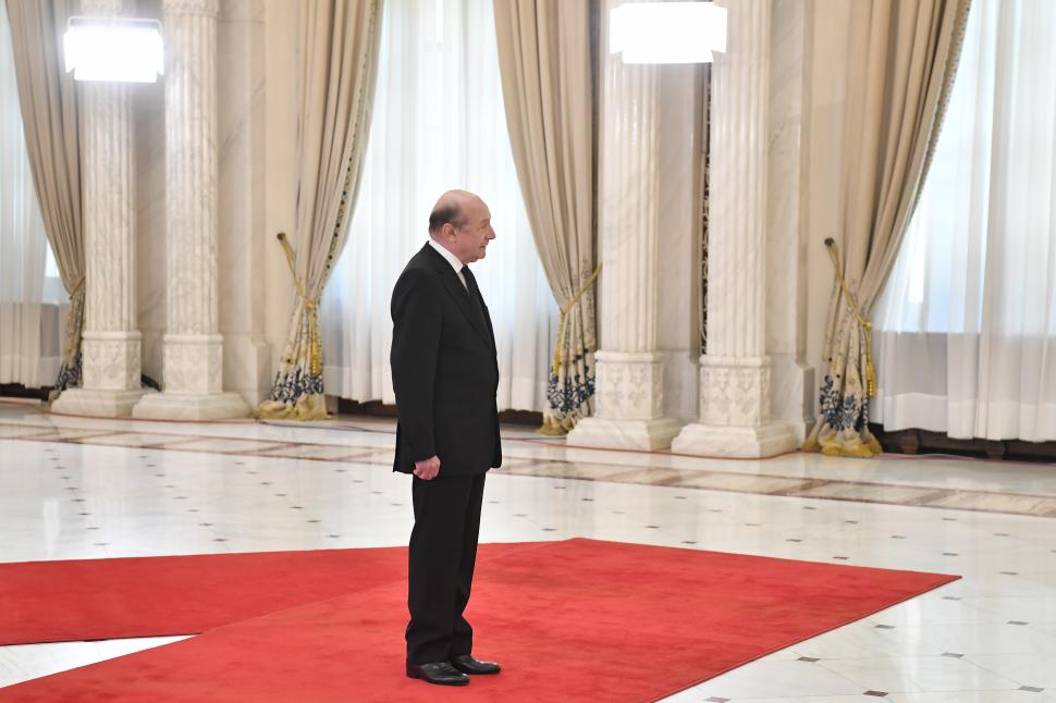 Imagini de la catafalcul lui Ion Iliescu. După 21 de ani, fostul președinte s-a întors la Cotroceni 996502