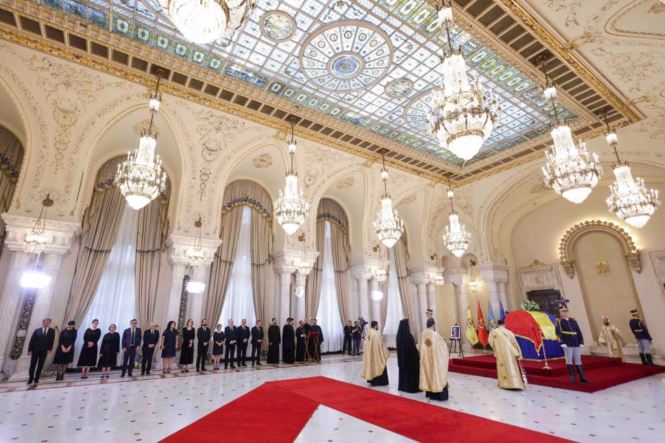 Imagini de la catafalcul lui Ion Iliescu. După 21 de ani, fostul președinte s-a întors la Cotroceni 996562