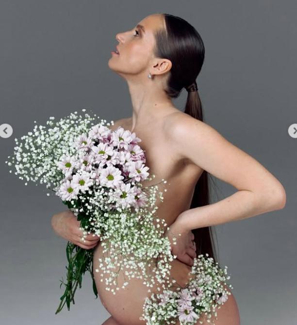 O vedetă de pe TikTok și-a rupt coloana vertebrală încercând provocarea cu stiletto a lui Nicki Minaj. Mariana născuse recent 996397