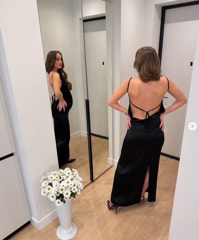 O vedetă de pe TikTok și-a rupt coloana vertebrală încercând provocarea cu stiletto a lui Nicki Minaj. Mariana născuse recent 996398