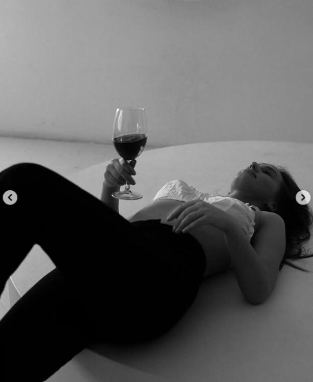 O vedetă de pe TikTok și-a rupt coloana vertebrală încercând provocarea cu stiletto a lui Nicki Minaj. Mariana născuse recent 996403