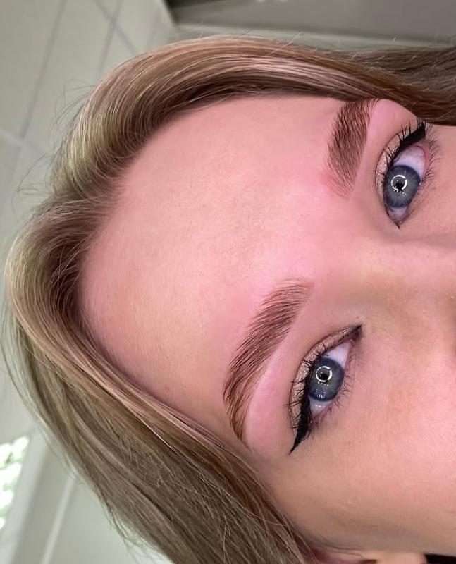 O vedetă de pe TikTok și-a rupt coloana vertebrală încercând provocarea cu stiletto a lui Nicki Minaj. Mariana născuse recent 996409