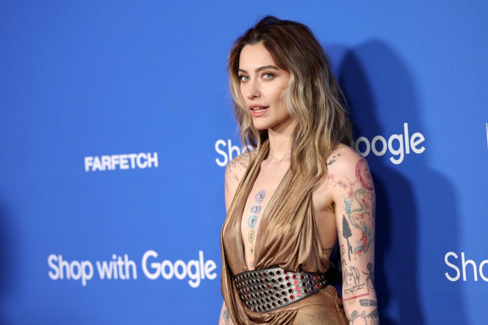 Paris Jackson îi acuză pe avocații care administrează averea tatălui ei de furt 996665