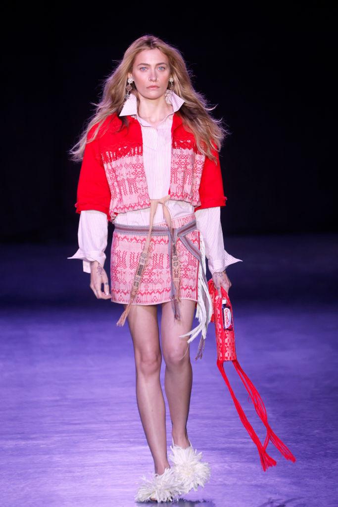 Paris Jackson îi acuză pe avocații care administrează averea tatălui ei de furt 996667