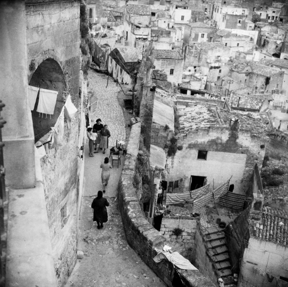 Singurul oraș din lume unde oamenii trăiesc în peșteri de 9.000 de ani este în Europa: Frumos ca Roma și Florența, dar fără aglomerație 996514