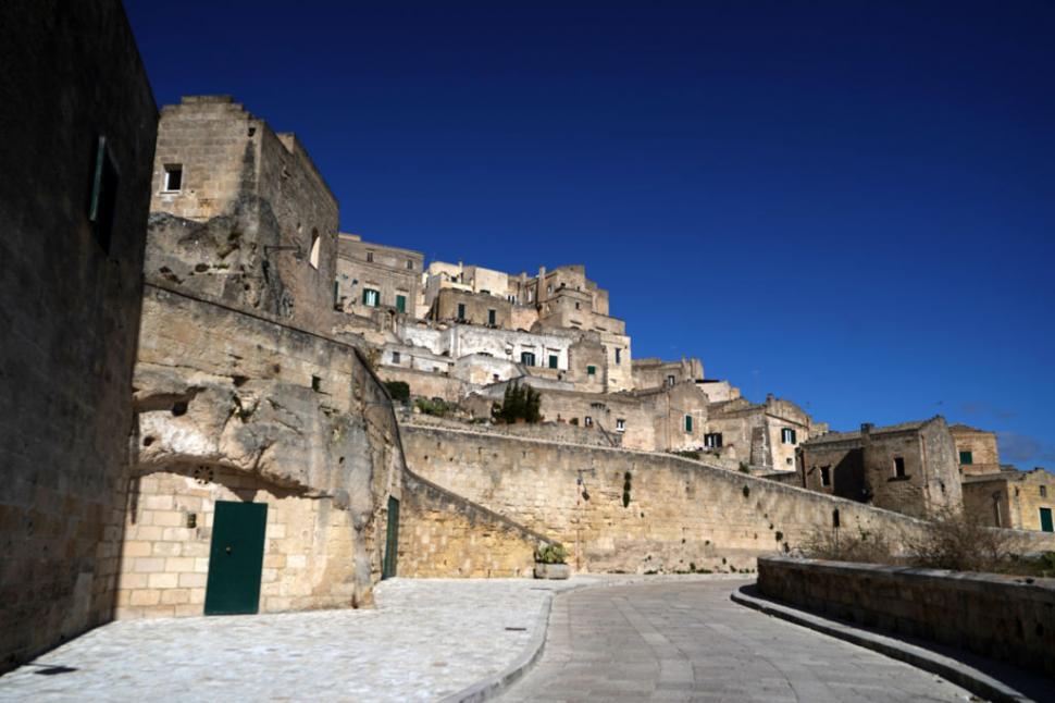 Singurul oraș din lume unde oamenii trăiesc în peșteri de 9.000 de ani este în Europa: Frumos ca Roma și Florența, dar fără aglomerație 996518