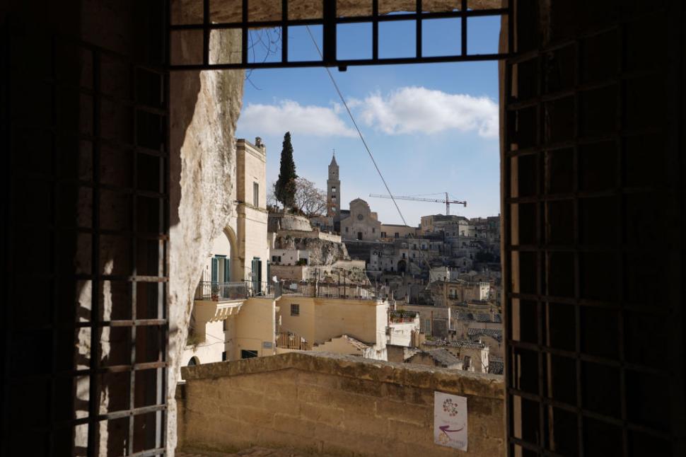 Singurul oraș din lume unde oamenii trăiesc în peșteri de 9.000 de ani este în Europa: Frumos ca Roma și Florența, dar fără aglomerație 996522