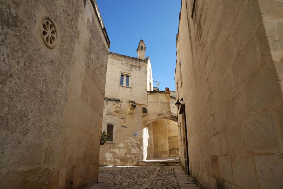 Singurul oraș din lume unde oamenii trăiesc în peșteri de 9.000 de ani este în Europa: Frumos ca Roma și Florența, dar fără aglomerație 996523