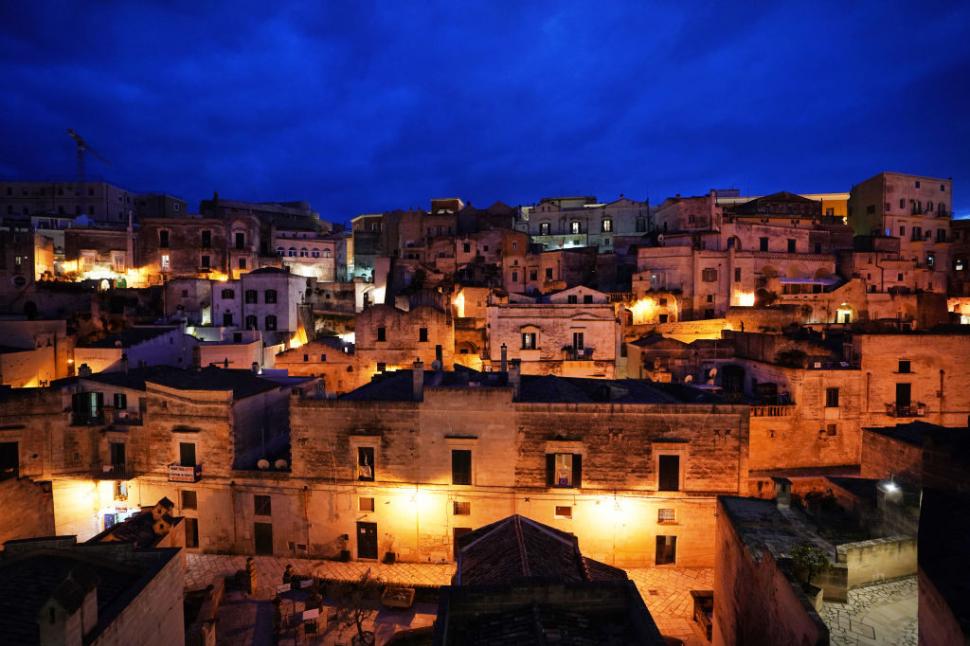 Singurul oraș din lume unde oamenii trăiesc în peșteri de 9.000 de ani este în Europa: Frumos ca Roma și Florența, dar fără aglomerație 996525