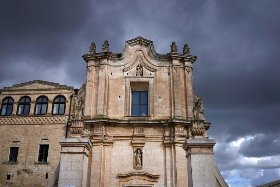 Singurul oraș din lume unde oamenii trăiesc în peșteri de 9.000 de ani este în Europa: Frumos ca Roma și Florența, dar fără aglomerație 996528