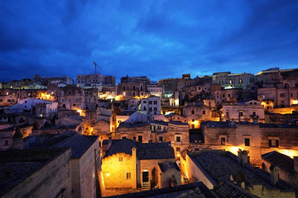 Singurul oraș din lume unde oamenii trăiesc în peșteri de 9.000 de ani este în Europa: Frumos ca Roma și Florența, dar fără aglomerație 996530