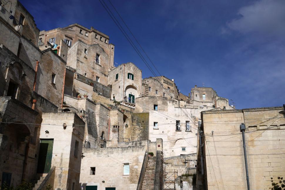 Singurul oraș din lume unde oamenii trăiesc în peșteri de 9.000 de ani este în Europa: Frumos ca Roma și Florența, dar fără aglomerație 996532