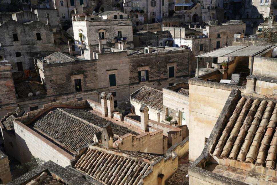 Singurul oraș din lume unde oamenii trăiesc în peșteri de 9.000 de ani este în Europa: Frumos ca Roma și Florența, dar fără aglomerație 996538