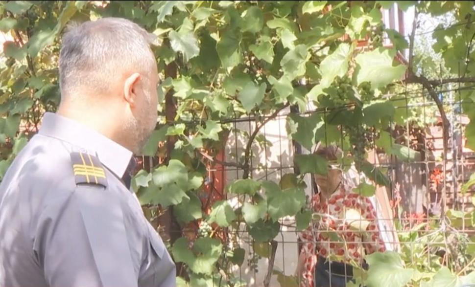 Cum arată "cuibul cu fantome" din centrul Capitalei. 1000 de firme sunt înregistrate într-o casă părăsită, cu lacăt la poartă 997106