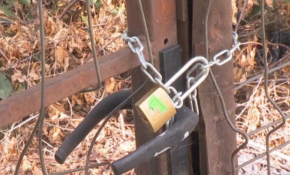 Cum arată "cuibul cu fantome" din centrul Capitalei. 1000 de firme sunt înregistrate într-o casă părăsită, cu lacăt la poartă 997107