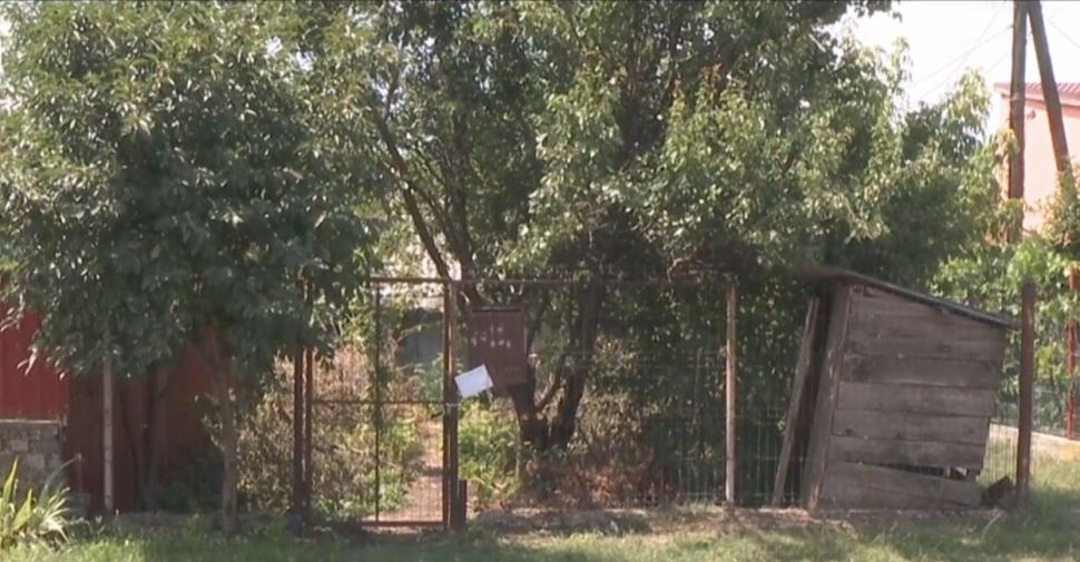 Cum arată "cuibul cu fantome" din centrul Capitalei. 1000 de firme sunt înregistrate într-o casă părăsită, cu lacăt la poartă 997109