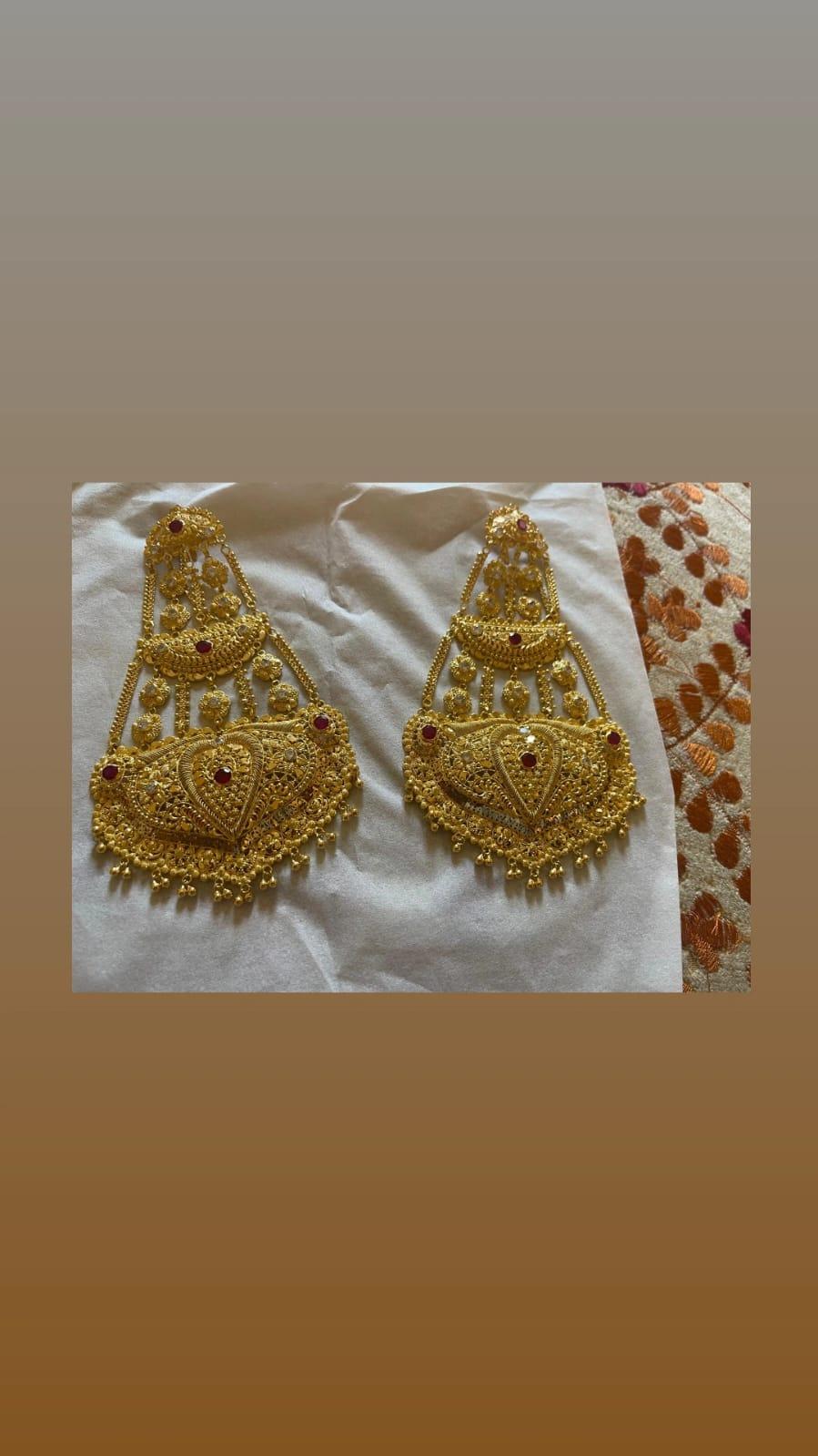 Jaf de 500.000 de lire sterline într-un oraş de lângă Londra: Trei hoţi au furat bijuterii de aur în timp ce proprietarii erau acasă 997159