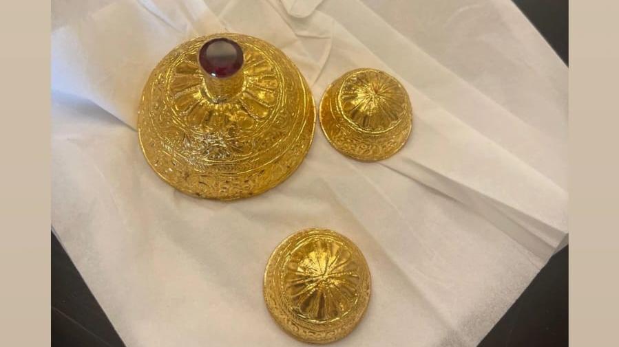 Jaf de 500.000 de lire sterline într-un oraş de lângă Londra: Trei hoţi au furat bijuterii de aur în timp ce proprietarii erau acasă 997168