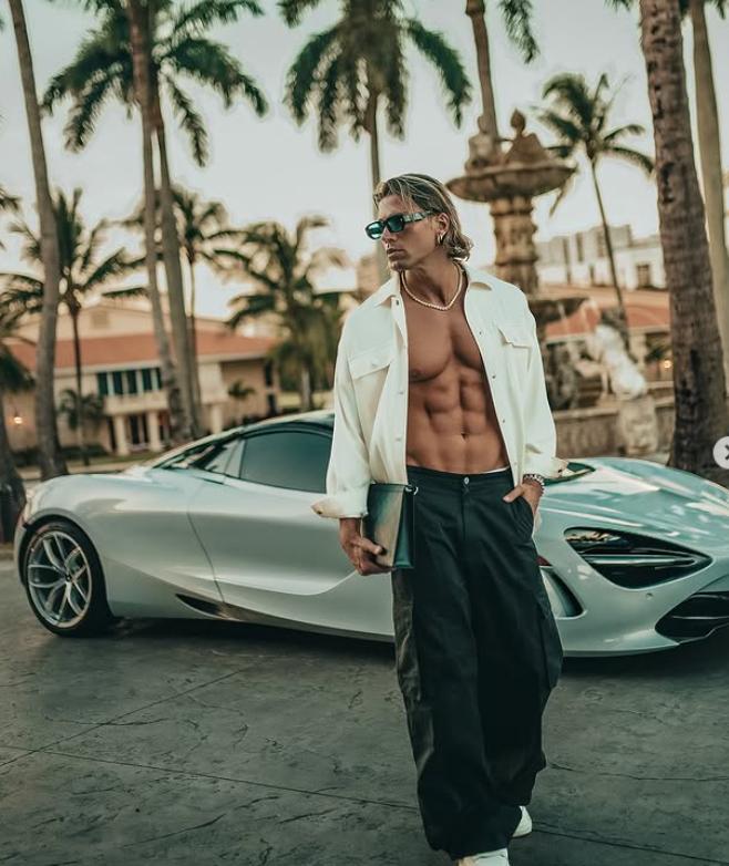 O vedetă TV s-a despărțit de iubitul fotomodel italian pentru că așa i-a spus Inteligența Artificială 996920