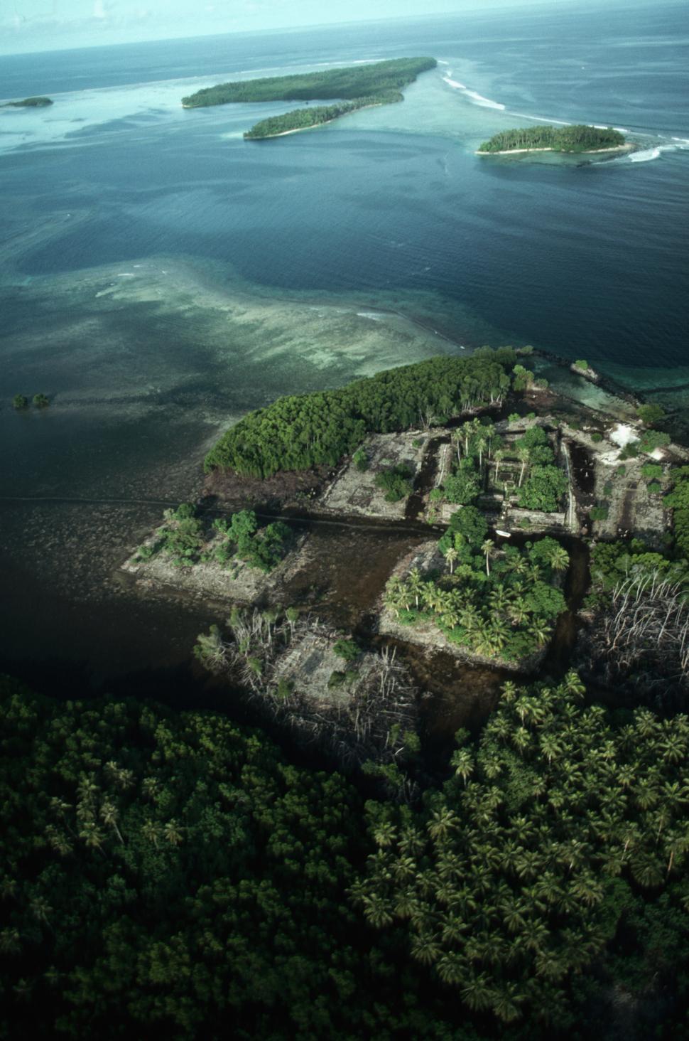 „Veneția bântuită” din Pacific: Cum arată Nan Madol, singurul oraș antic construit pe un recif. Mulți îl consideră o minune a lumii 996974