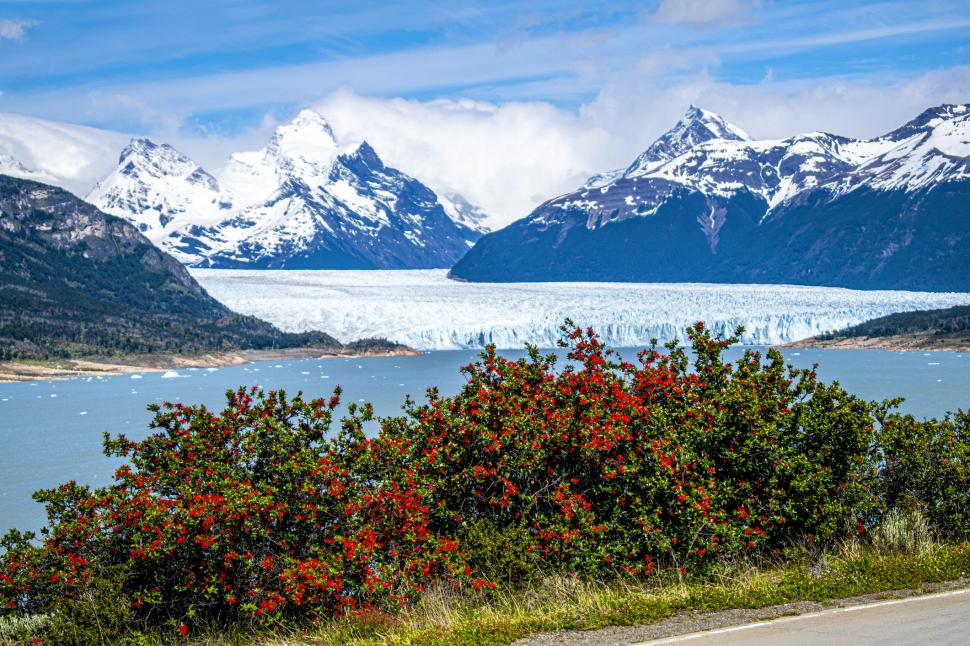 Cel mai faimos ghețar din lume se topește într-un ritm neașteptat: „Se desprinde de punctul de ancorare”. Cum arată Perito Moreno 997334