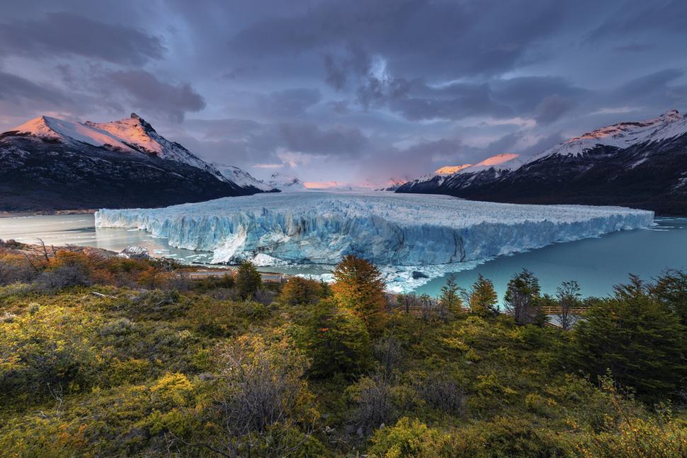 Cel mai faimos ghețar din lume se topește într-un ritm neașteptat: „Se desprinde de punctul de ancorare”. Cum arată Perito Moreno 997335