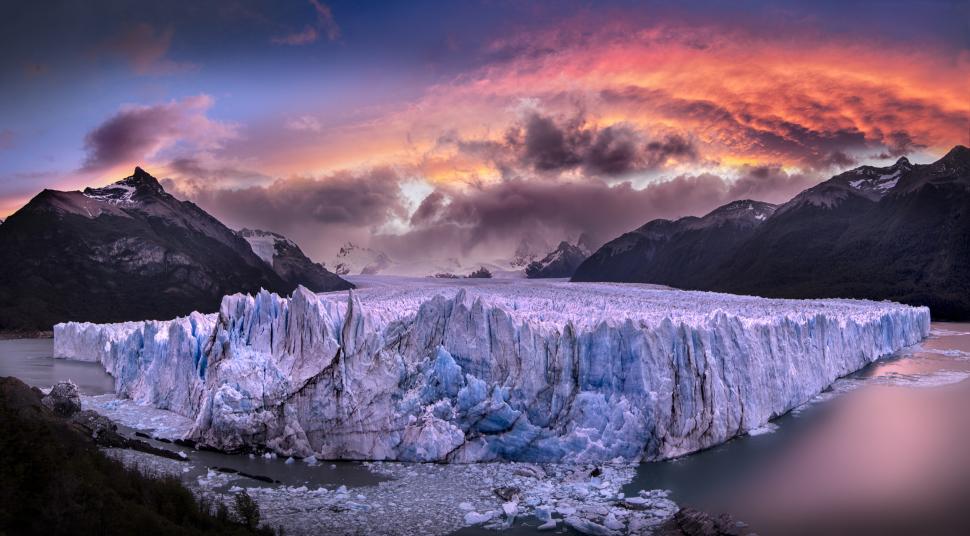 Cel mai faimos ghețar din lume se topește într-un ritm neașteptat: „Se desprinde de punctul de ancorare”. Cum arată Perito Moreno 997340