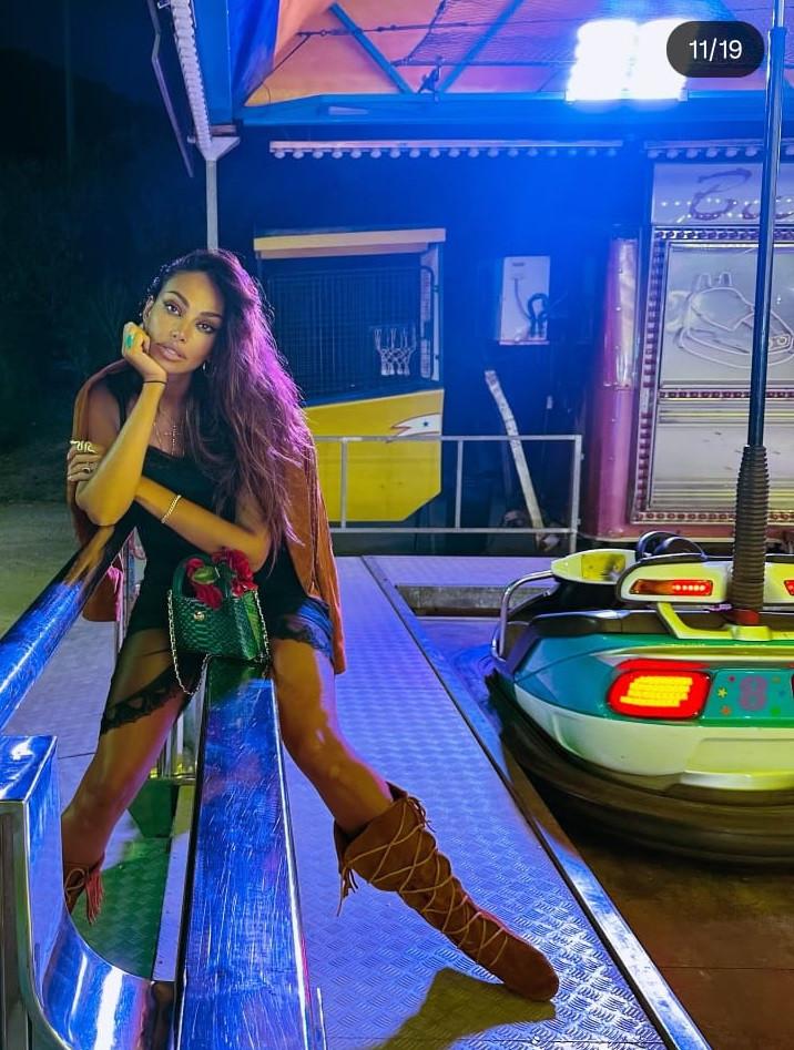 Mădălina Ghenea a fost sărbătorită cu o petrecere surpriză de ziua ei. Actriţa a împlinit 38 de ani şi a publicat poze de colecţie 997486