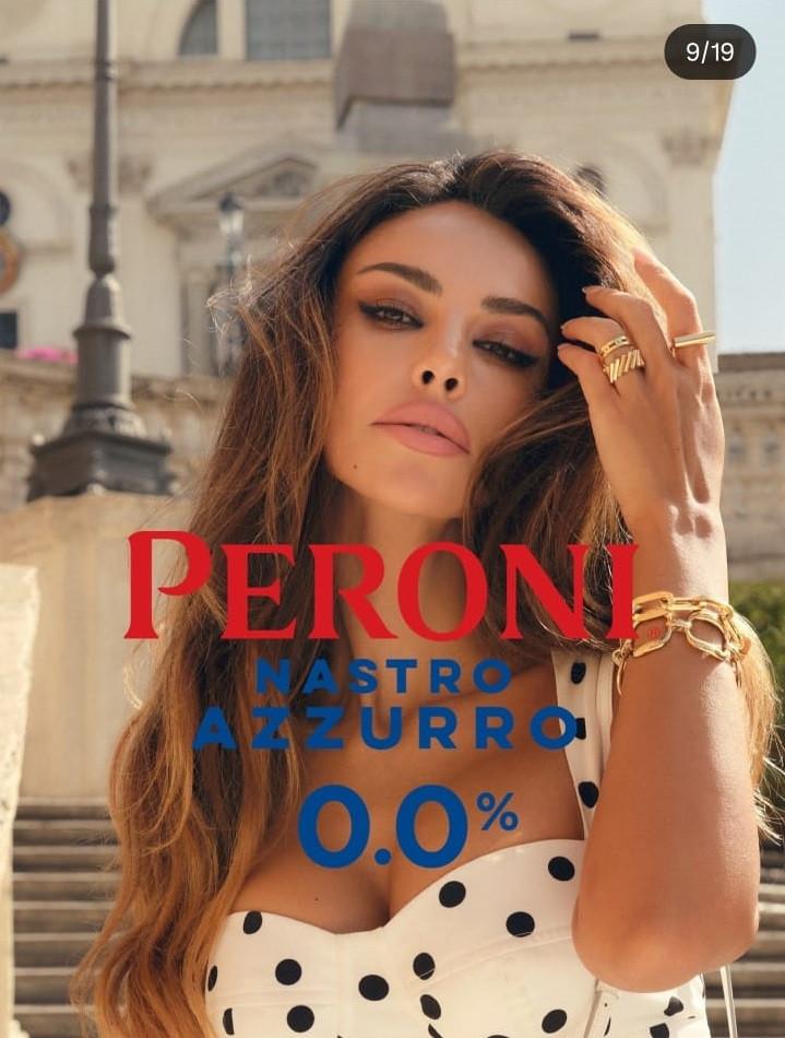 Mădălina Ghenea a fost sărbătorită cu o petrecere surpriză de ziua ei. Actriţa a împlinit 38 de ani şi a publicat poze de colecţie 997488