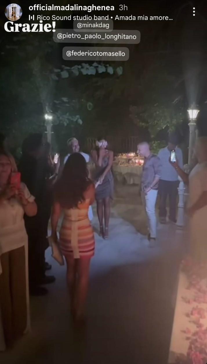 Mădălina Ghenea a fost sărbătorită cu o petrecere surpriză de ziua ei. Actriţa a împlinit 38 de ani şi a publicat poze de colecţie 997511