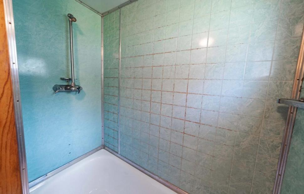 O rulotă veche de 70 de ani a fost transformată în casă, iar interiorul arată cu totul neașteptat 997735