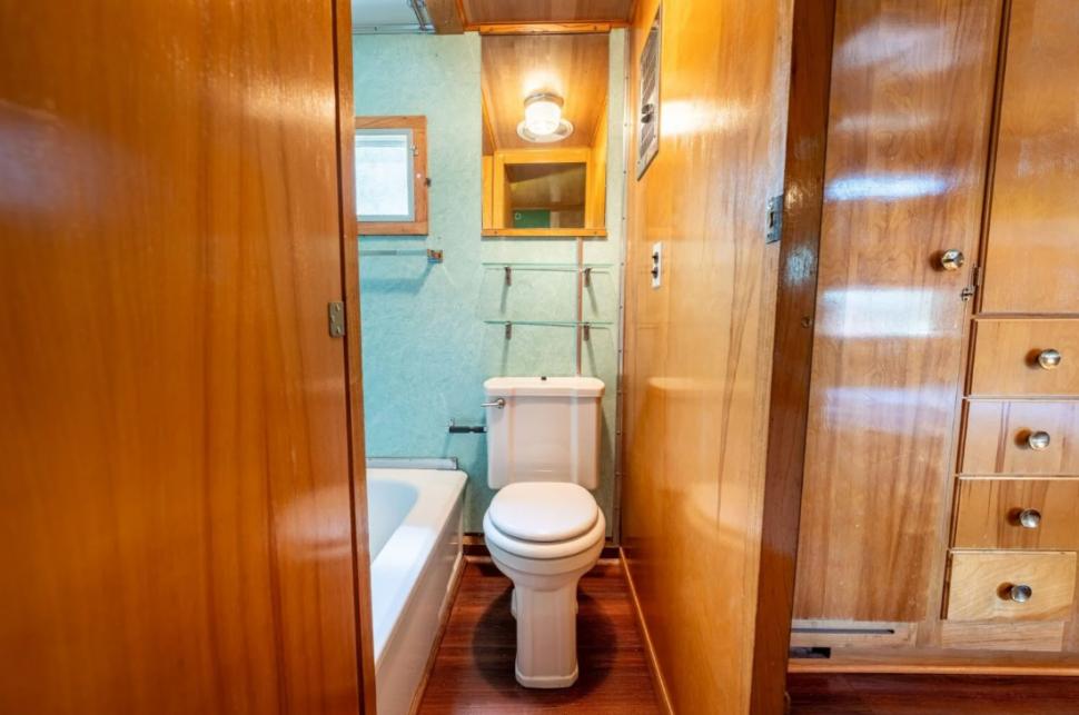 O rulotă veche de 70 de ani a fost transformată în casă, iar interiorul arată cu totul neașteptat 997736