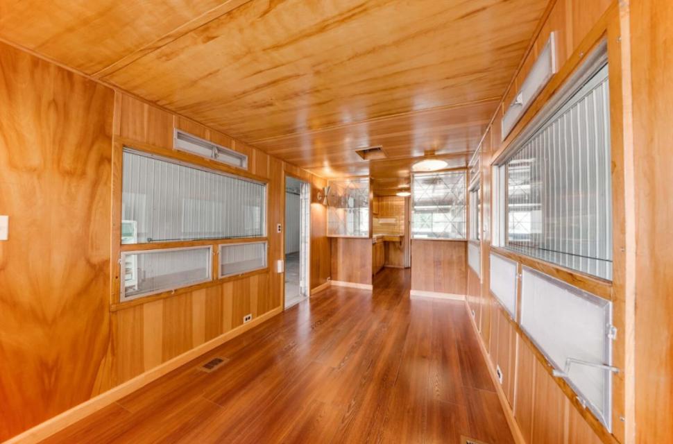 O rulotă veche de 70 de ani a fost transformată în casă, iar interiorul arată cu totul neașteptat 997739