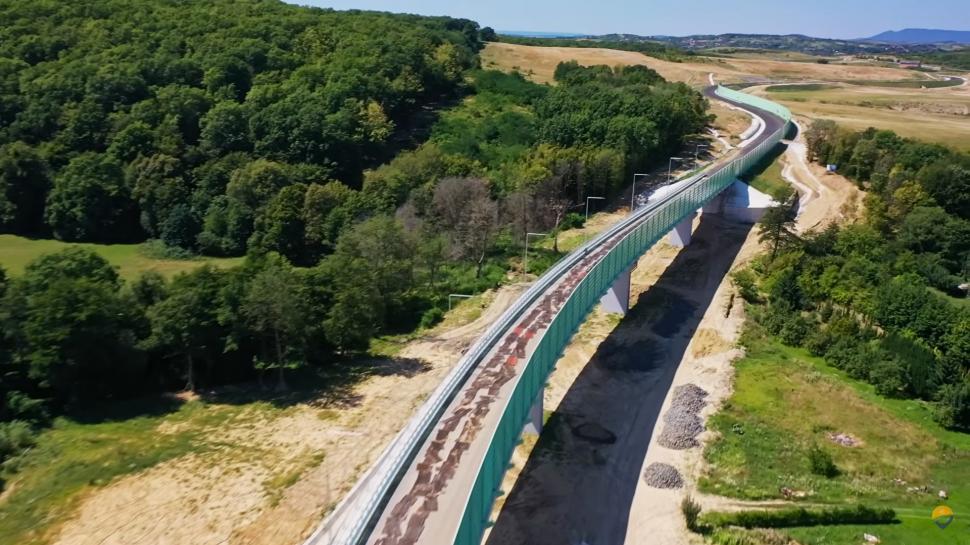 Pro Infrastructură: „Chinezii se fac că lucrează, statul român că plătește. Remake după 'Tăntălăul și Gogomanul' pe centura Zalăului” 997798