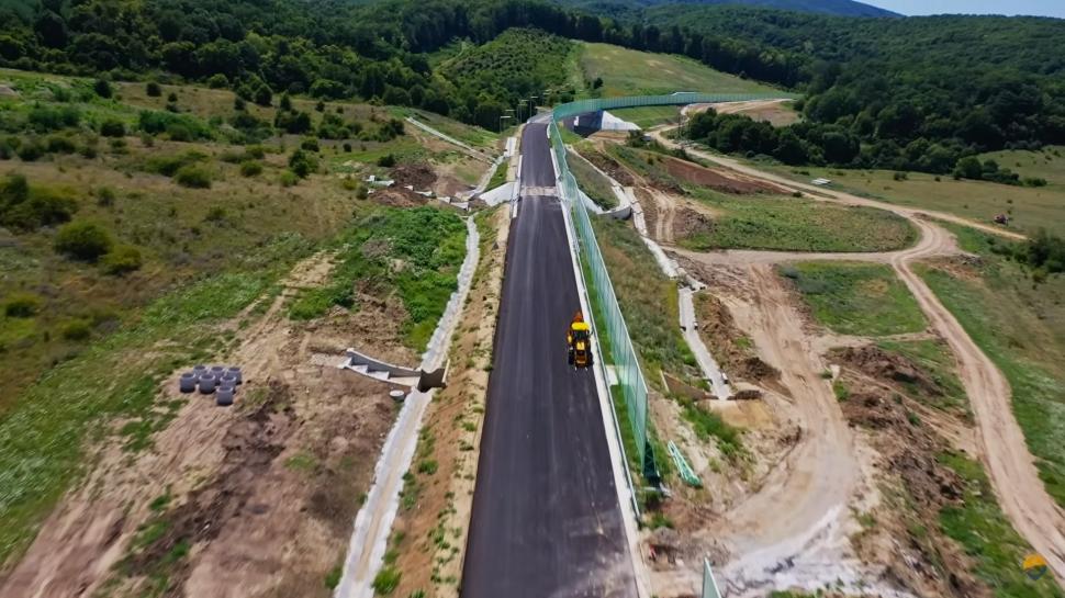 Pro Infrastructură: „Chinezii se fac că lucrează, statul român că plătește. Remake după 'Tăntălăul și Gogomanul' pe centura Zalăului” 997799