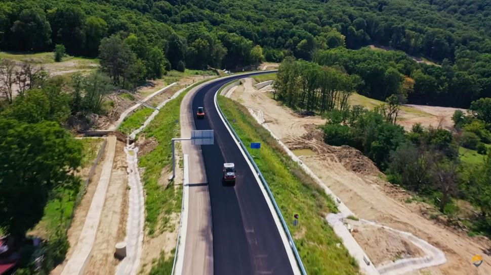 Pro Infrastructură: „Chinezii se fac că lucrează, statul român că plătește. Remake după 'Tăntălăul și Gogomanul' pe centura Zalăului” 997801