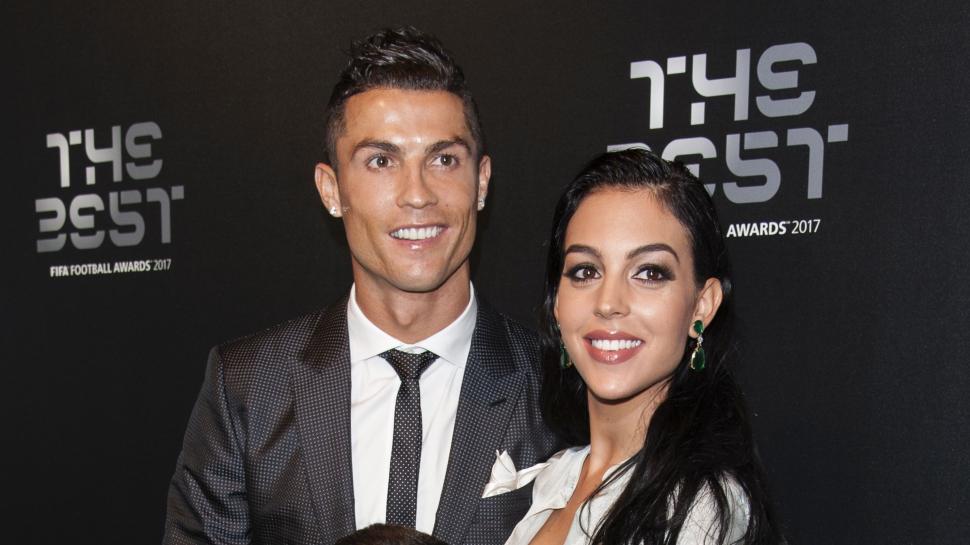 Cristiano Ronaldo se însoară. Georgina Rodriguez a arătat inelul spectaculos primit de la starul portughez 997956