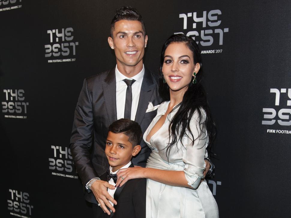 Cristiano Ronaldo se însoară. Georgina Rodriguez a arătat inelul spectaculos primit de la starul portughez 997969
