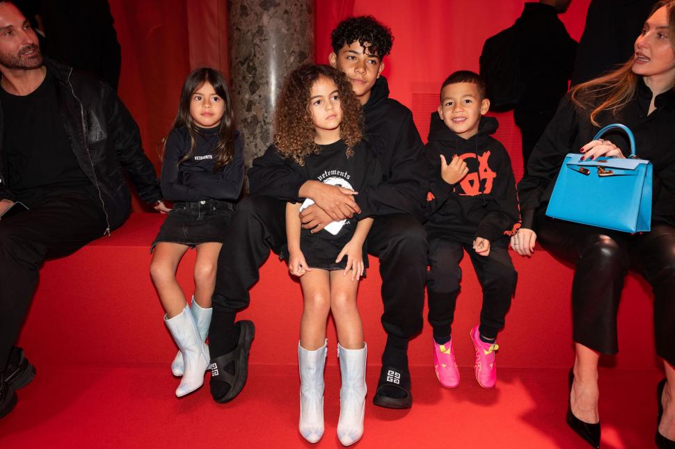 Cristiano Ronaldo se însoară. Georgina Rodriguez a arătat inelul spectaculos primit de la starul portughez 997972