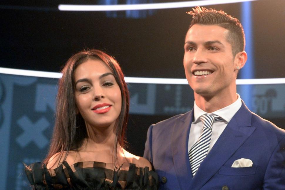 Cristiano Ronaldo se însoară. Georgina Rodriguez a arătat inelul spectaculos primit de la starul portughez 997974