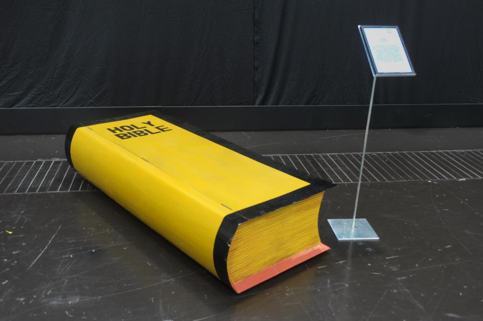 Ciudata tradiție a sicrielor fantasy din Ghana. De ce vor oamenii să fie îngropați în pești, ananas sau pantofi 998468