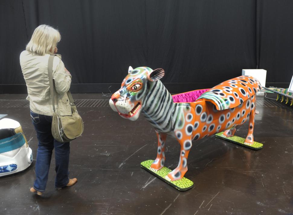 Ciudata tradiție a sicrielor fantasy din Ghana. De ce vor oamenii să fie îngropați în pești, ananas sau pantofi 998470