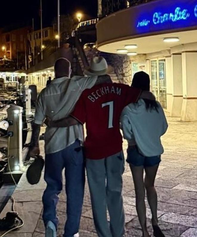 David și Victoria Beckham au plecat în vacanță, în Italia. S-au fotografiat în ipostaze cu totul neașteptate 998699