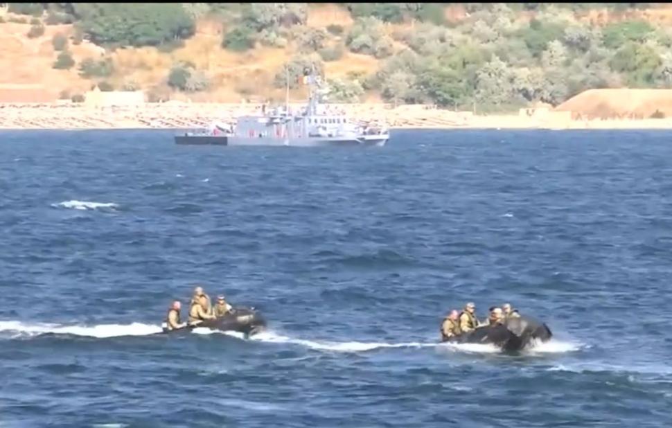 Desfășurare impresionantă de forțe militare la Constanța. 28 de nave de luptă și 20 de aeronave fac spectacol de Ziua Marinei 998622