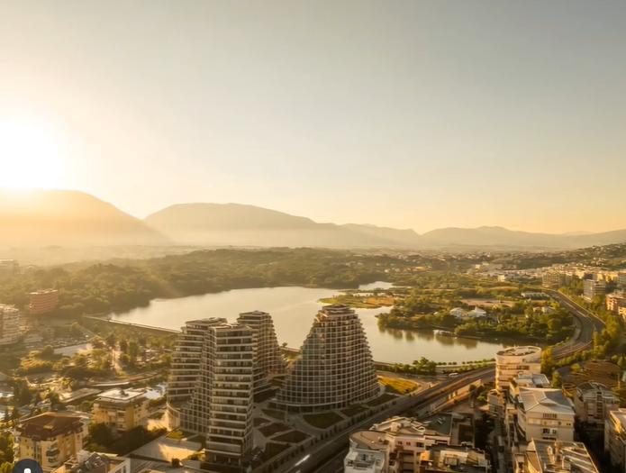 Turnurile ondulate, unice în lume, au apărut în cea mai săracă țară europeană. Proiectul futurist schimbă complet fața capitalei 998815