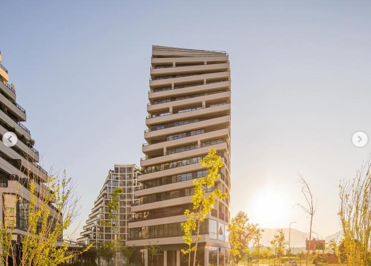 Turnurile ondulate, unice în lume, au apărut în cea mai săracă țară europeană. Proiectul futurist schimbă complet fața capitalei 998816