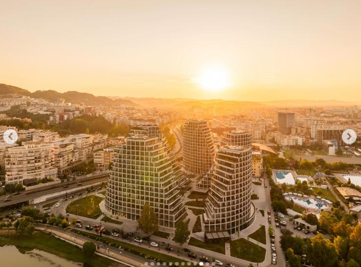 Turnurile ondulate, unice în lume, au apărut în cea mai săracă țară europeană. Proiectul futurist schimbă complet fața capitalei 998826