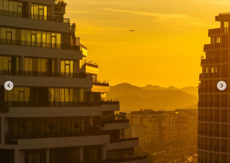 Turnurile ondulate, unice în lume, au apărut în cea mai săracă țară europeană. Proiectul futurist schimbă complet fața capitalei 998827